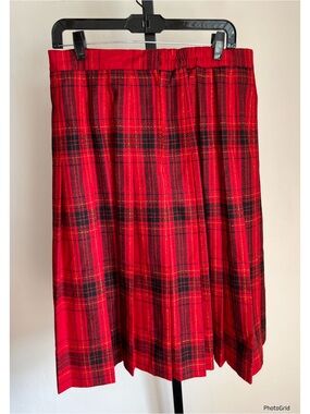 Vintage Leslie Fay Red Plaid Pleated Wool Blend Skirt